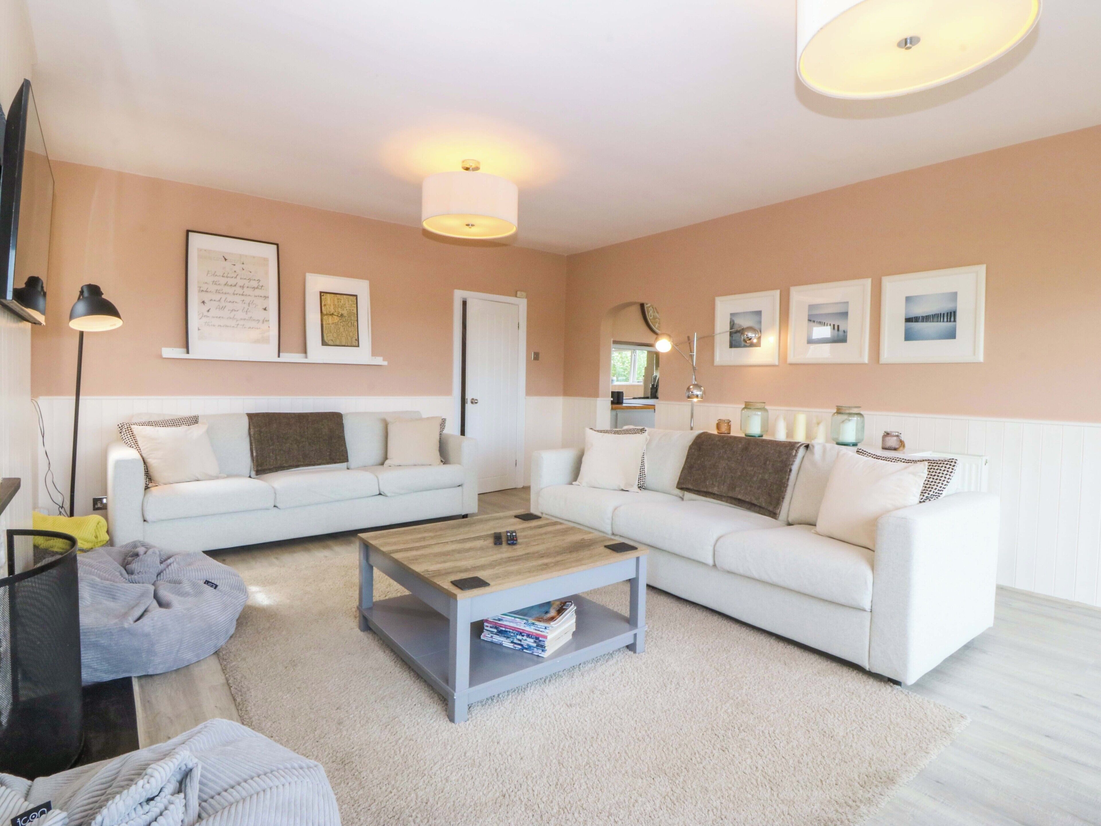 Cottage | Living area
