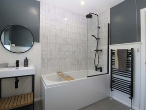 Cottage | Phòng tắm | Buồng tắm vòi sen 