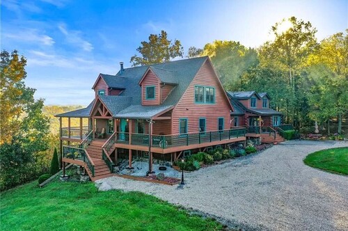 Rustic/Modern Lodge near French Lick - Groups and Families
