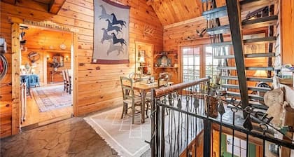Rustic/Modern Lodge near French Lick - Groups and Families