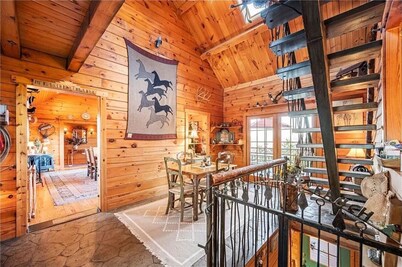 Rustic/Modern Lodge near French Lick - Groups and Families