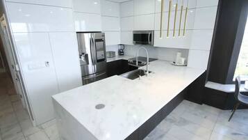 Microwave, oven, stovetop, dishwasher