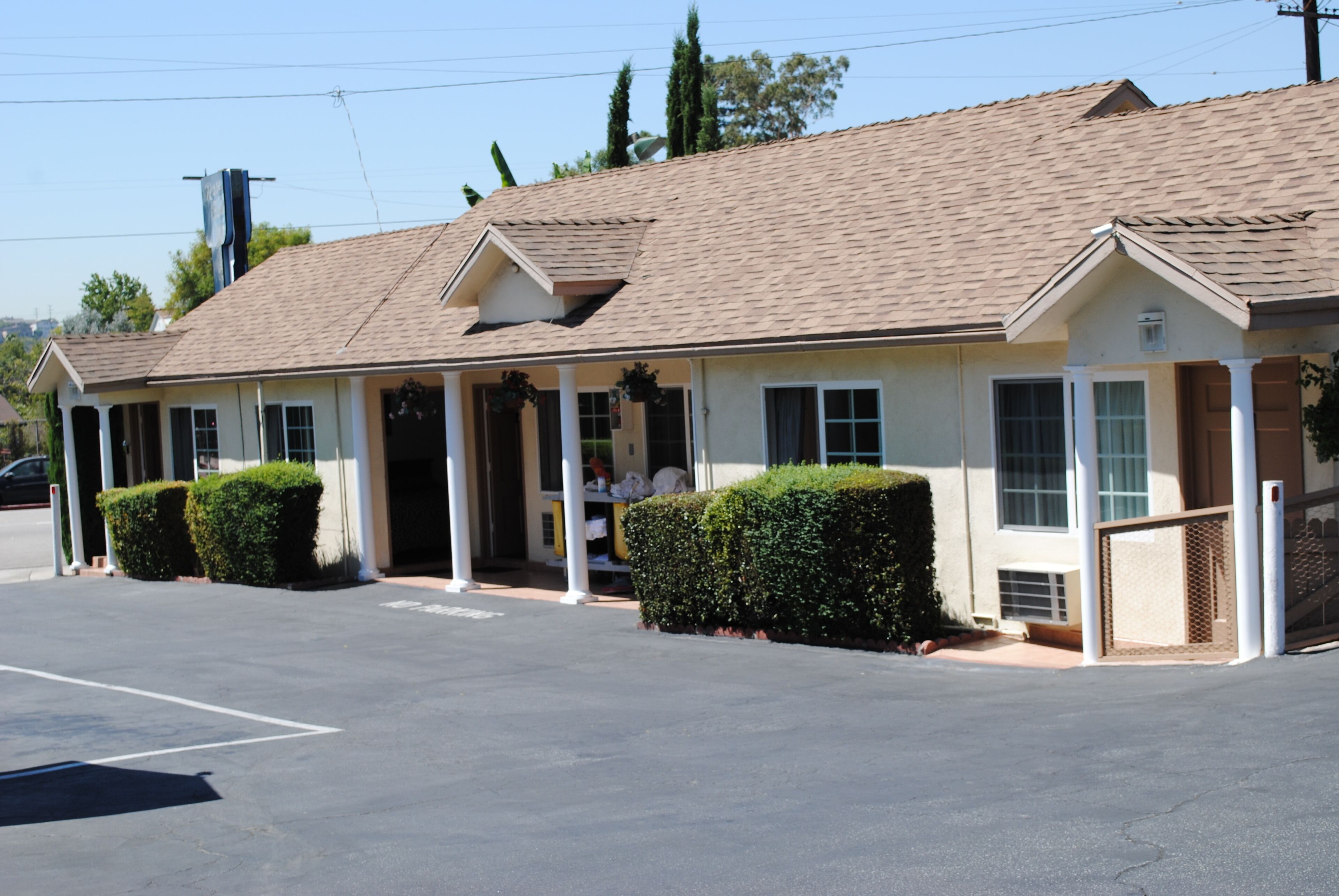 Photo - Rose Bowl Motel