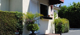 Rose Bowl Motel