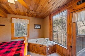 2 Schlafzimmer, Schreibtisch, Bügeleisen/Bügelbrett, kostenloses WLAN