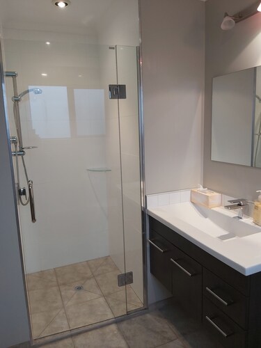 10 Year Old Country Home on Rail Trail, Central Otago
