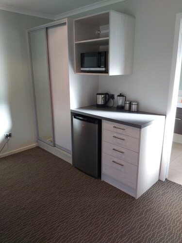 10 Year Old Country Home on Rail Trail, Central Otago