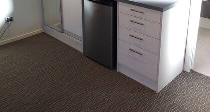 10 Year Old Country Home on Rail Trail, Central Otago