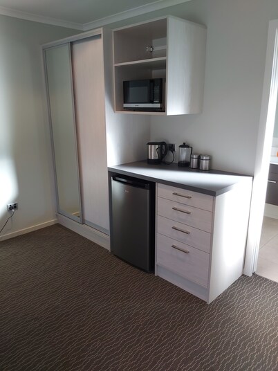 10 Year Old Country Home on Rail Trail, Central Otago