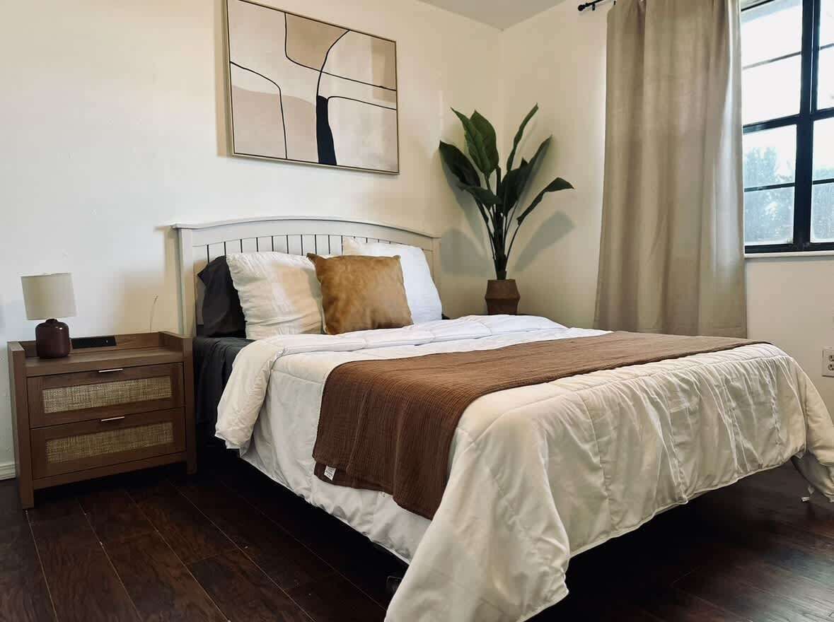 4 slaapkamers, een strijkplank/strijkijzer, wifi, beddengoed