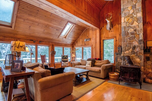 Interior - Badgers Camp - Beautiful and spacious home on Dodge Pond (Rangeley)