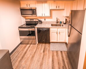 Fridge, microwave, oven, stovetop - SilverCreek-2 Bedroom, 2 Bath Condo on the slopes w/ night skiing! (Snowshoe)