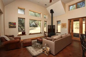 Interior - Secluded Private Ranch in the Shenandoah Valley (Somerset)