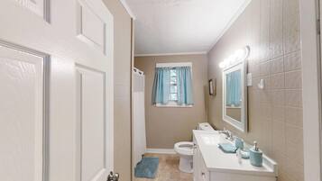 花灑/浴缸組合、風筒、提供毛巾