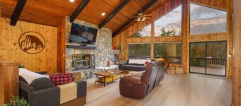 Summit Cabin! Stunning home Loaded with amenities!