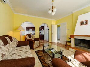 TV, fireplace, DVD player - Vacation home Edina by Interhome (Balatonszarszo)