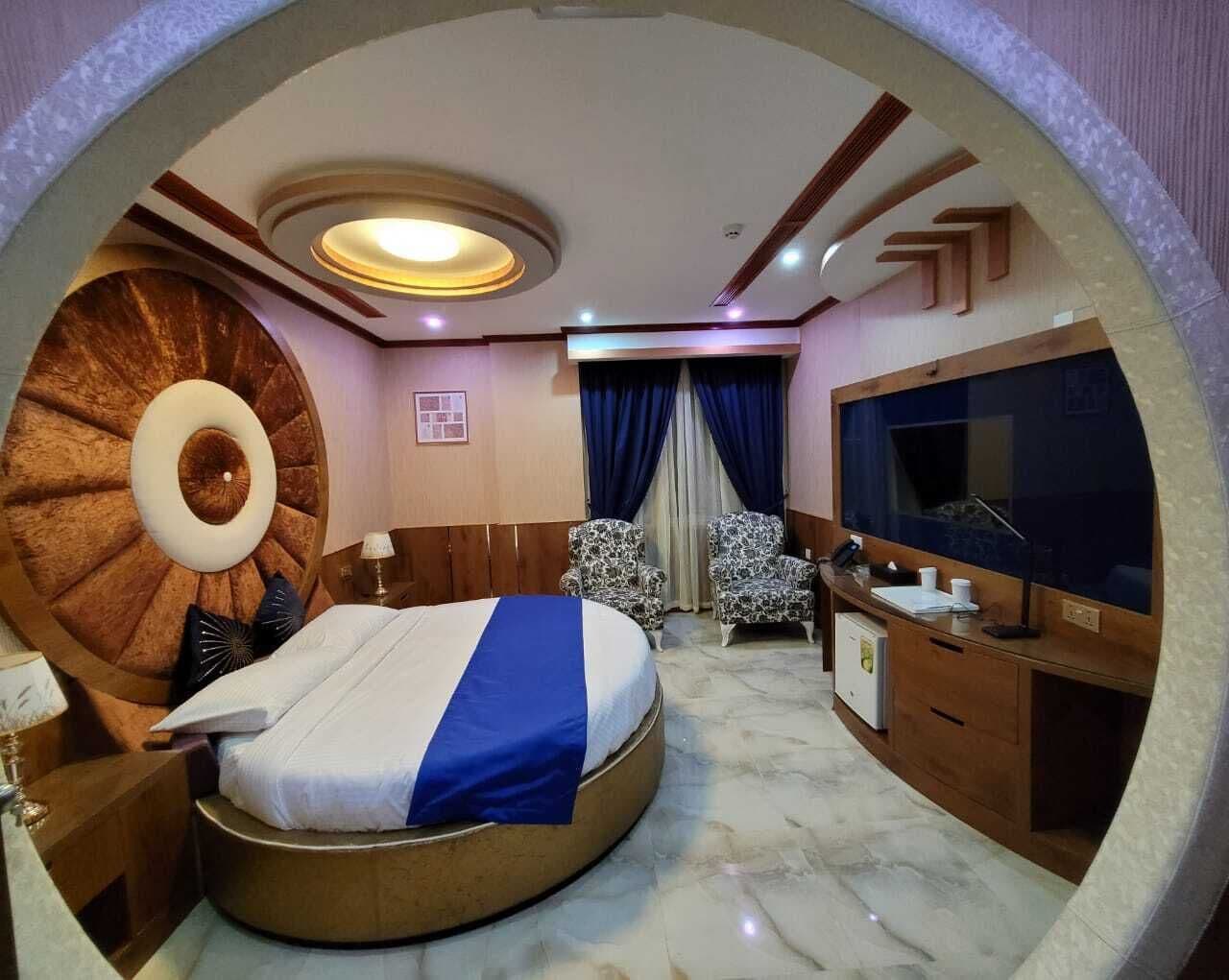 Suite, City View | Egyptian cotton sheets, premium bedding, pillow-top beds, desk