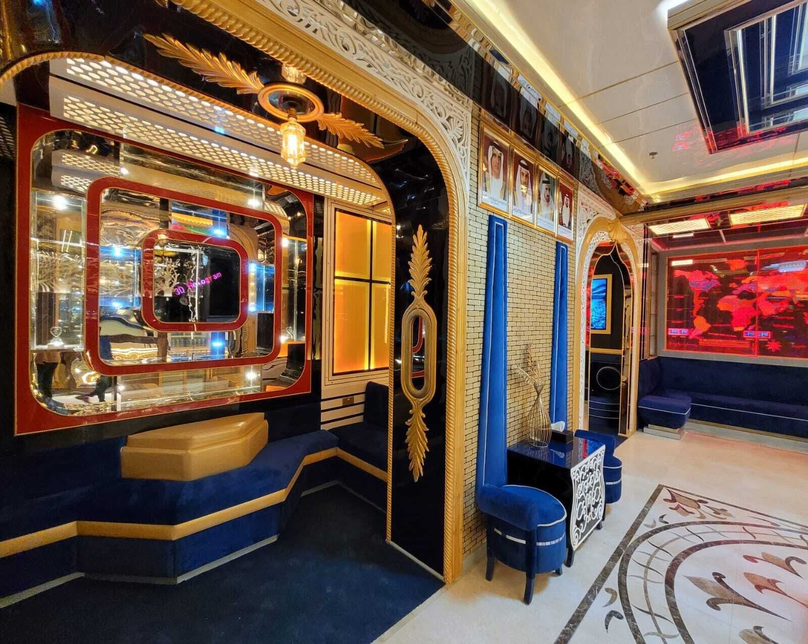 Coin salon dans le hall