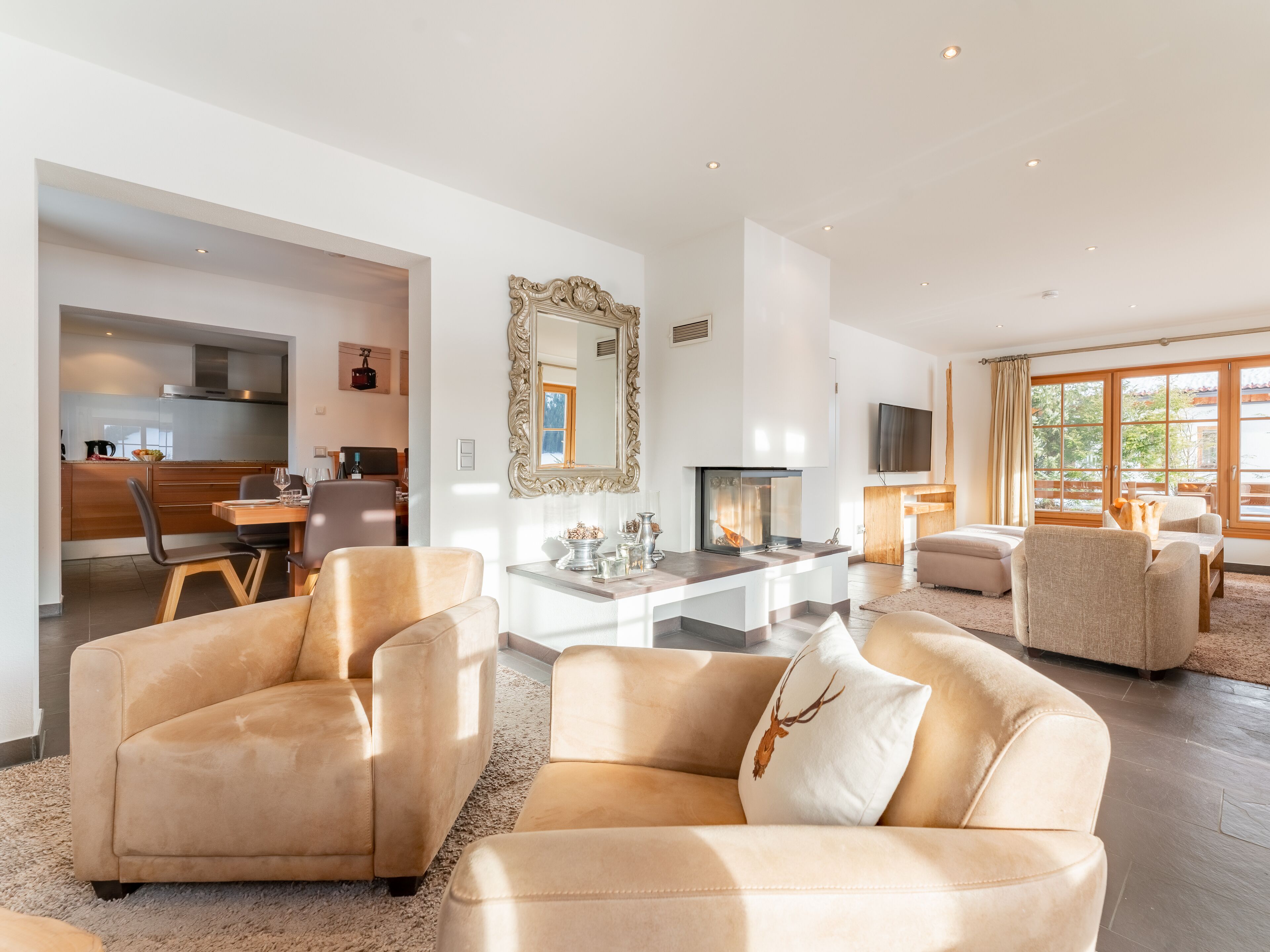 Télévision, cheminée