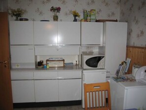 KĂŒhlschrank, Mikrowelle, Ofen