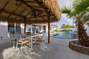 Outdoor pool, a heated pool - Palm Springs Tropical Paradise (Palm Springs)