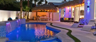 Palm Springs Tropical Paradise