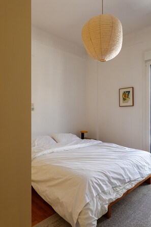 2 bedrooms, iron/ironing board, free WiFi