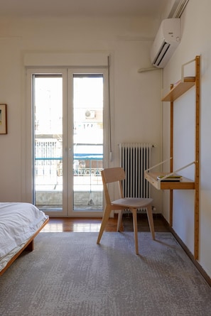 2 bedrooms, iron/ironing board, free WiFi