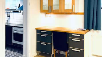 Réfrigérateur, four, plaque de cuisson, lave-vaisselle