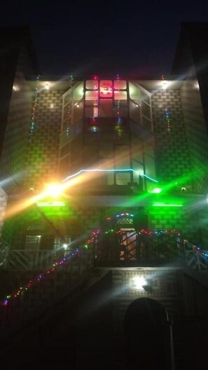 Free self-parking - Rose Marry Hotel Kalam (Swat)