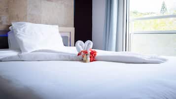 1 dormitorio, tabla de planchar con plancha, wifi y ropa de cama