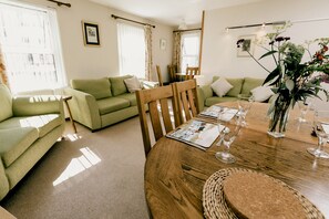 Grand Apartment | Living area