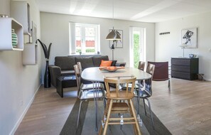 Dining - Cozy apartment in Gudhjem with WiFi (Gudhjem)