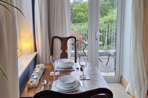 1 Bed Lodge - Sleeps 2 - Pets Ok - Free Parking