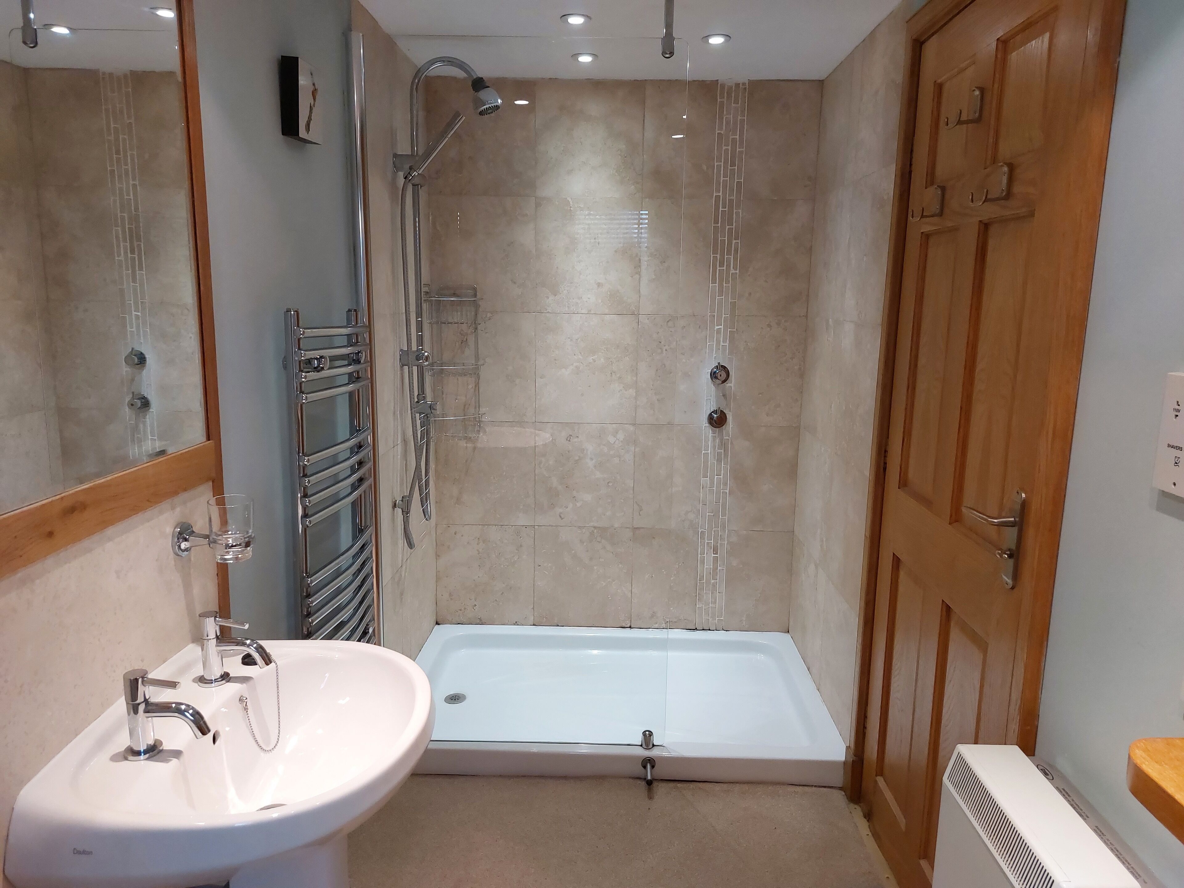 Cabin | Bathroom | Shower, hair dryer, towels