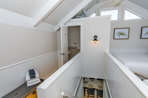 3 bedrooms, WiFi, bed sheets, wheelchair access