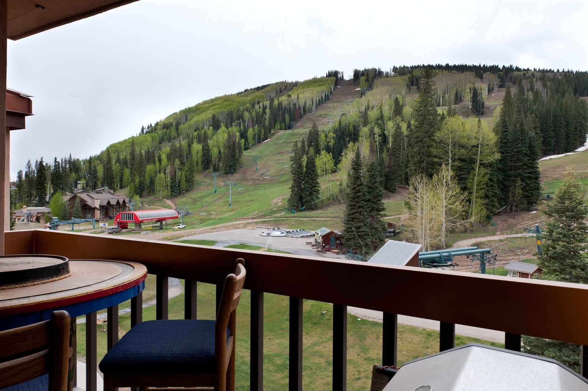 Remodeled Village Center Ski In/Out Condo with Slope Views