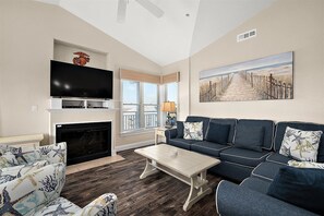 DVD player - 4100 Bldg - 3 Br 2 baths, outdoor pool. close to Convention Center, Night life and restuarants occ 10 (Ocean City)