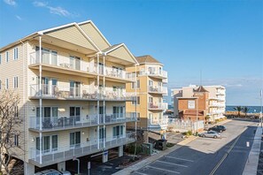 Exterior - 3 br oceanview 45th St with pool (Ocean City)