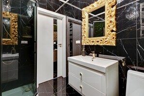 Luxury Apartment | Bathroom - Grand Apartments - VIP Garden (Gdansk)