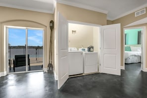 4 bedrooms, desk, iron/ironing board, free WiFi