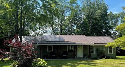 Riverside cabin with excellent kayaking and fishing