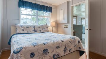 2 bedrooms, desk, free WiFi, bed sheets