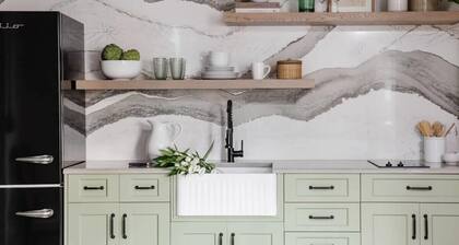 Cozy Modern Studio Just 2 Blocks To Forsyth Park!