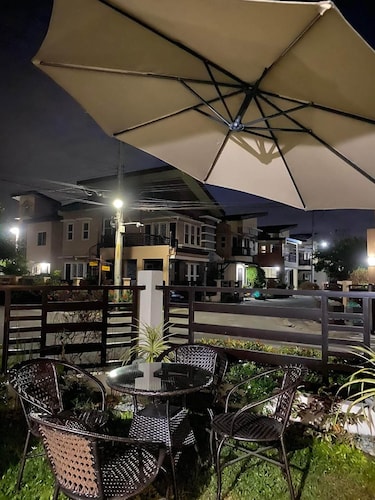 La Casa Felice - Fully Furnished Three Bedroom House