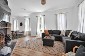 Unclassified image, 2 of 43, button