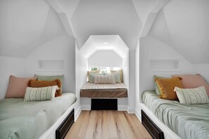 Unclassified image, 3 of 43, button