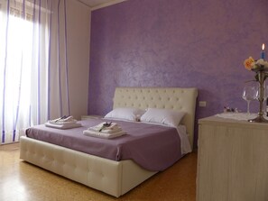 3 quartos, Wi-Fi de cortesia, roupa de cama