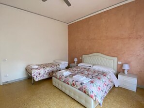 3 chambres, accès au Wi-Fi (inclus), literie fournie
