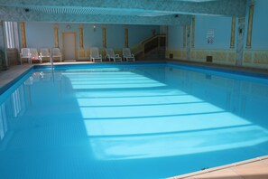 Piscine intérieure, piscine chauffée